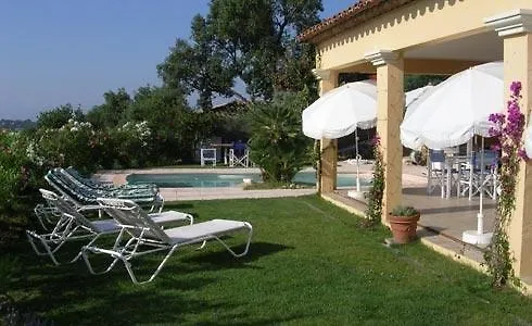 Отель Mavilla 4*